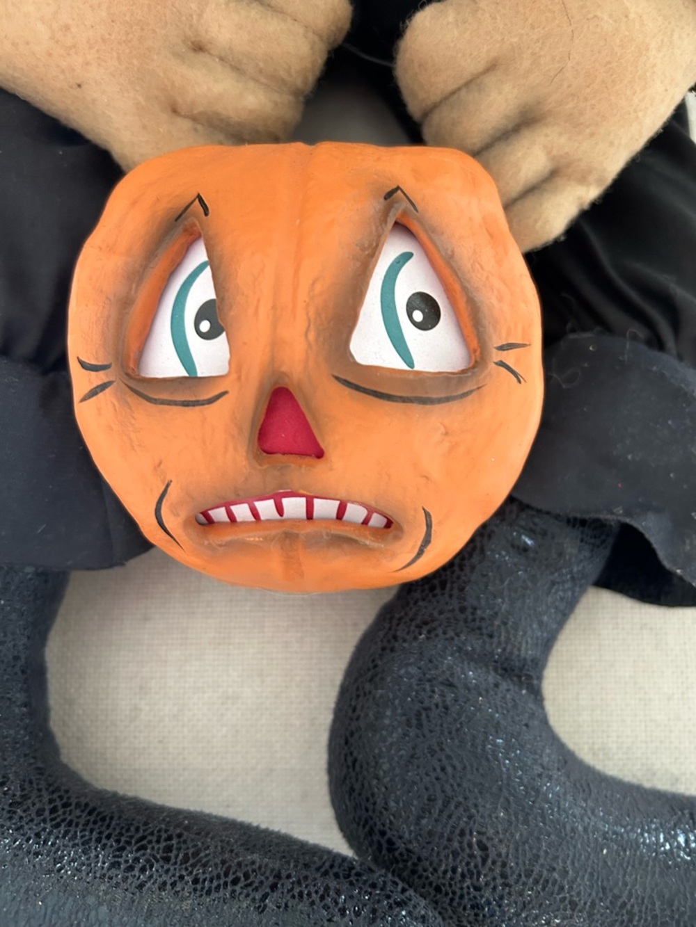 Gallery II Halloween Flying Monkey doll - Picture 4 of 10